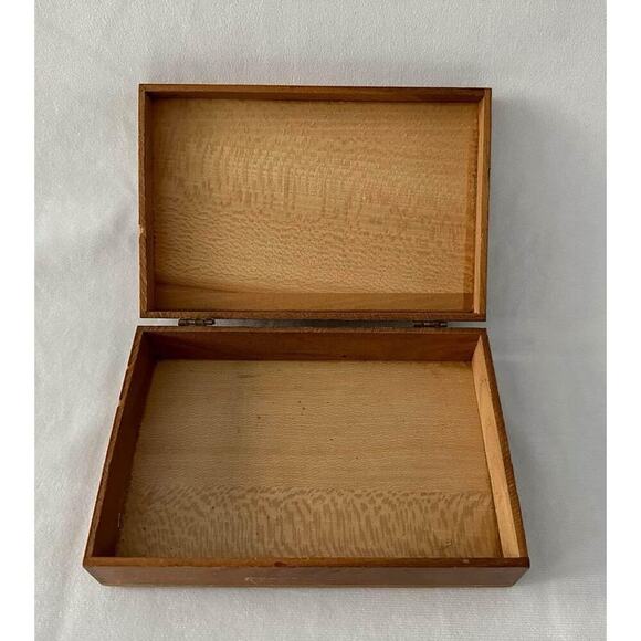 Art Nouveau  carved  tiger maple wood  trinket box - Picture 2 of 7